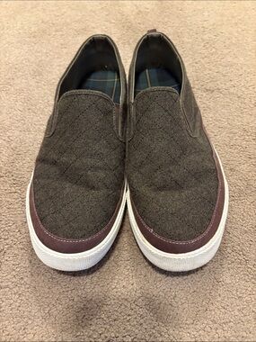 Men’s Gap slip ons